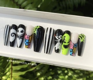 A Nightmare before Christmas Halloween Nails