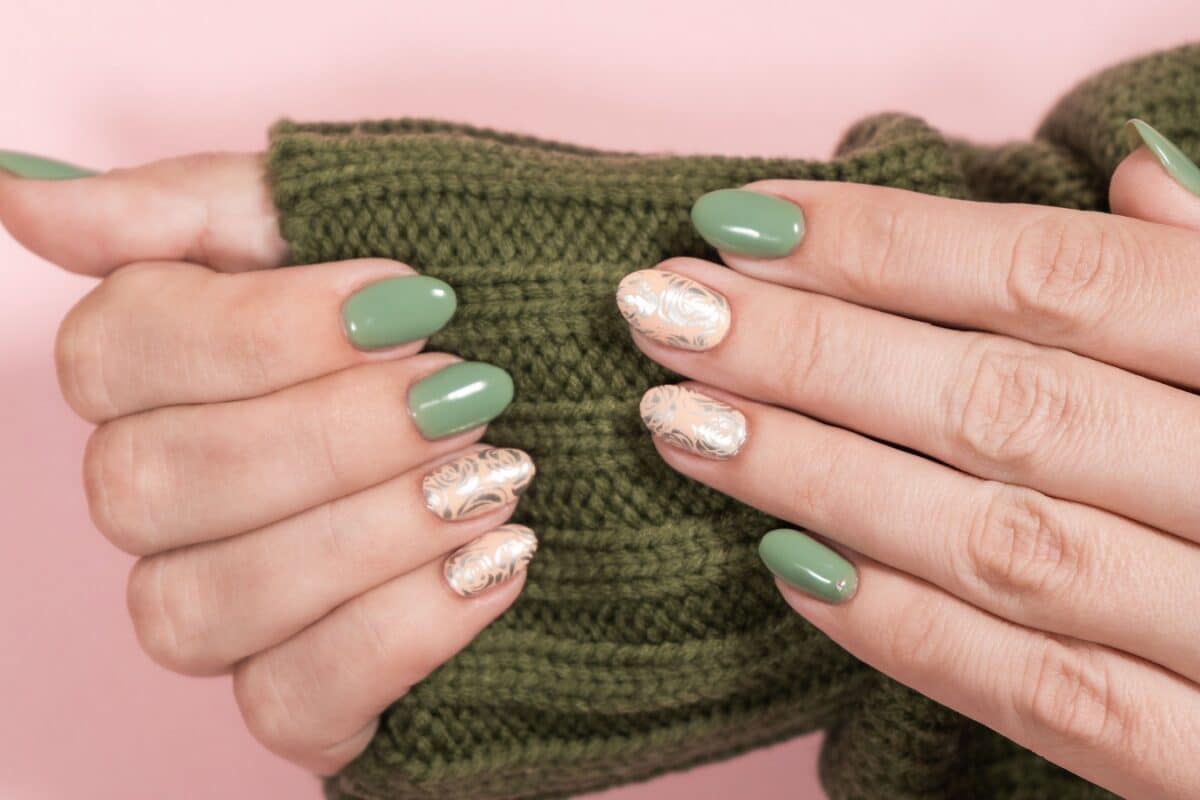 Olive Green Nails: The Stylish Nail Trend You Can’t Miss!