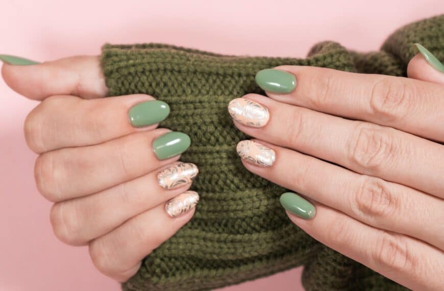 Olive Green Nails: The Stylish Nail Trend You Can’t Miss!