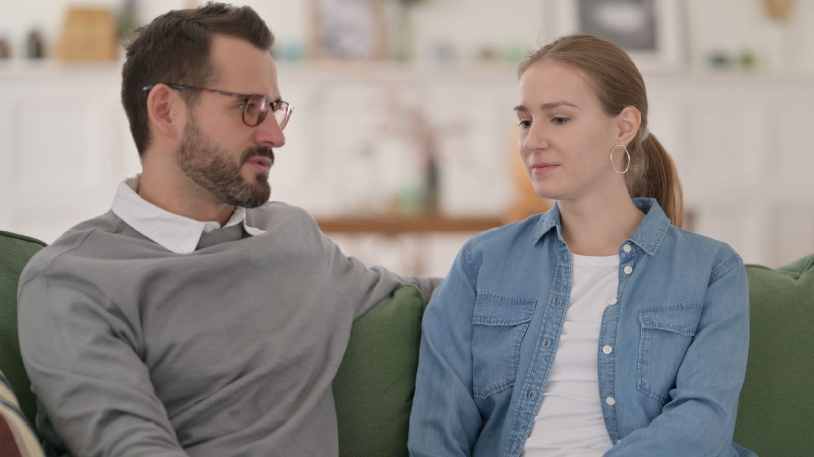 19 Signs Your Spouse May Be Falling Out of Love
