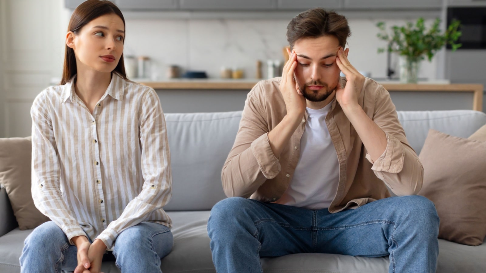19 Signs Your Spouse May Be Falling Out of Love