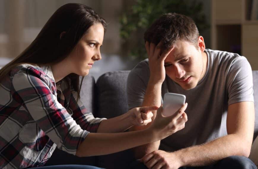 18 “Small” Lies That Can Ruin Long-Term Relationships